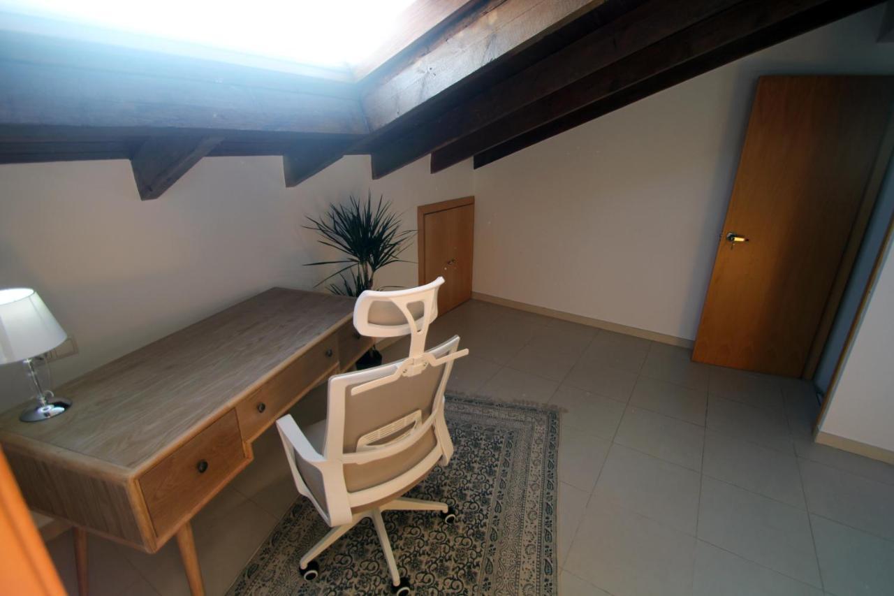Apartaross Valencia Exterior photo