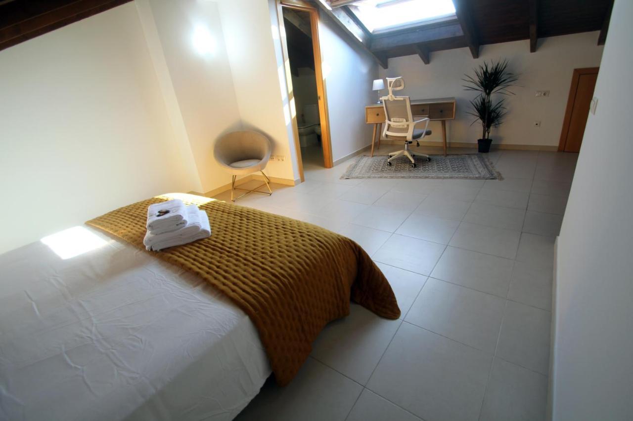 Apartaross Valencia Exterior photo